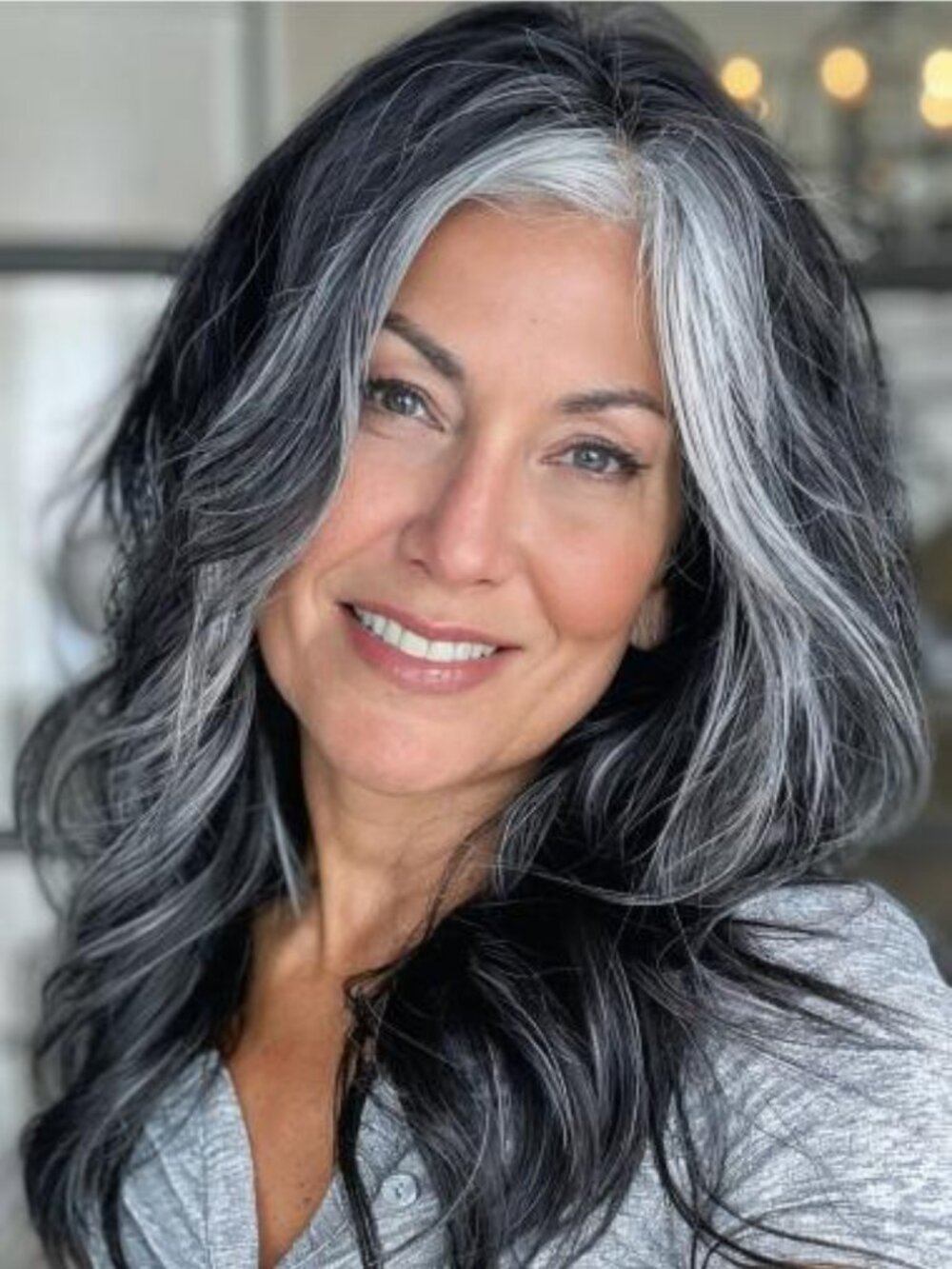 Long Wavy Salt-and-Pepper Wig - Natural Gray & Black